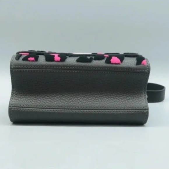 Rare Louis Vuitton Leather Twist Lock andTuffetage Leopard Like New - Picture 8 of 8